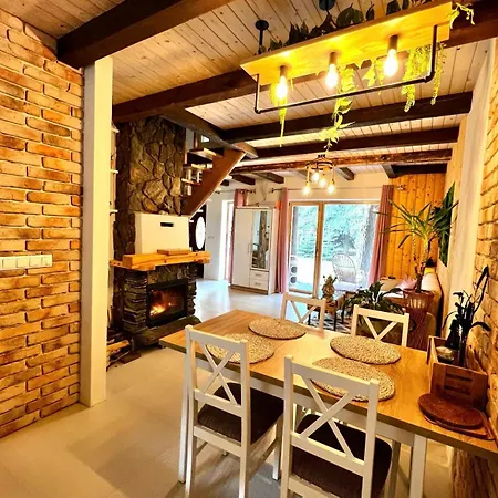 Lesna Ostoja Chalet Porazyn